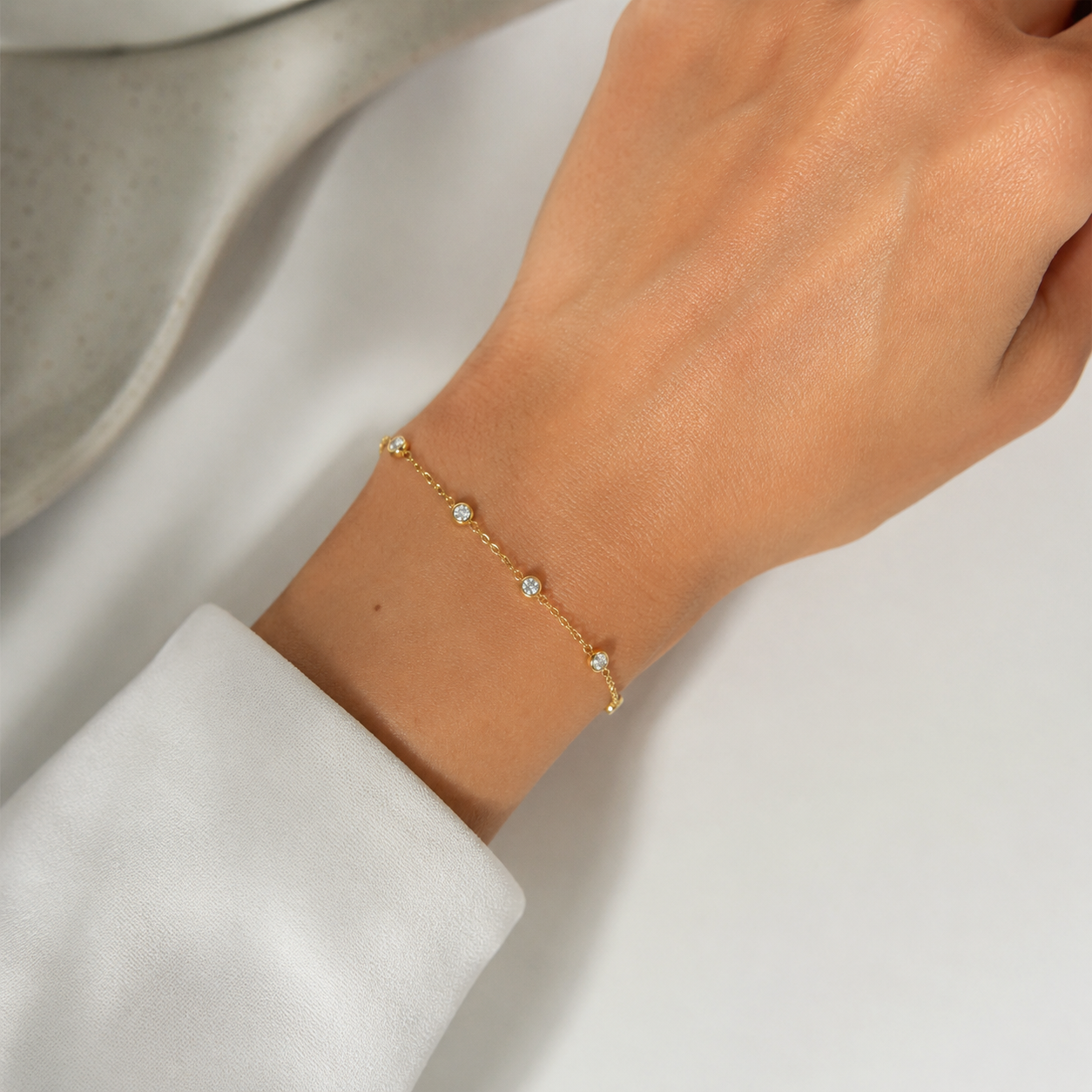 MINIMALIST ZIRCON CHARM BRACELET | 18K GOLD PLATED