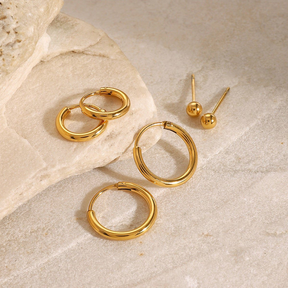 ROUND MINIMALISTIC EARRINGS | GOLD PLATED
