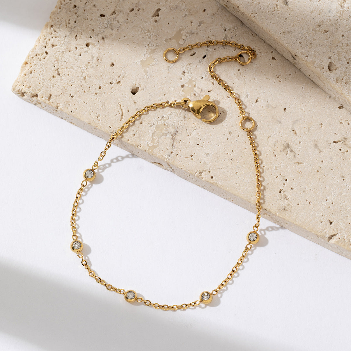 MINIMALIST ZIRCON CHARM BRACELET | 18K GOLD PLATED
